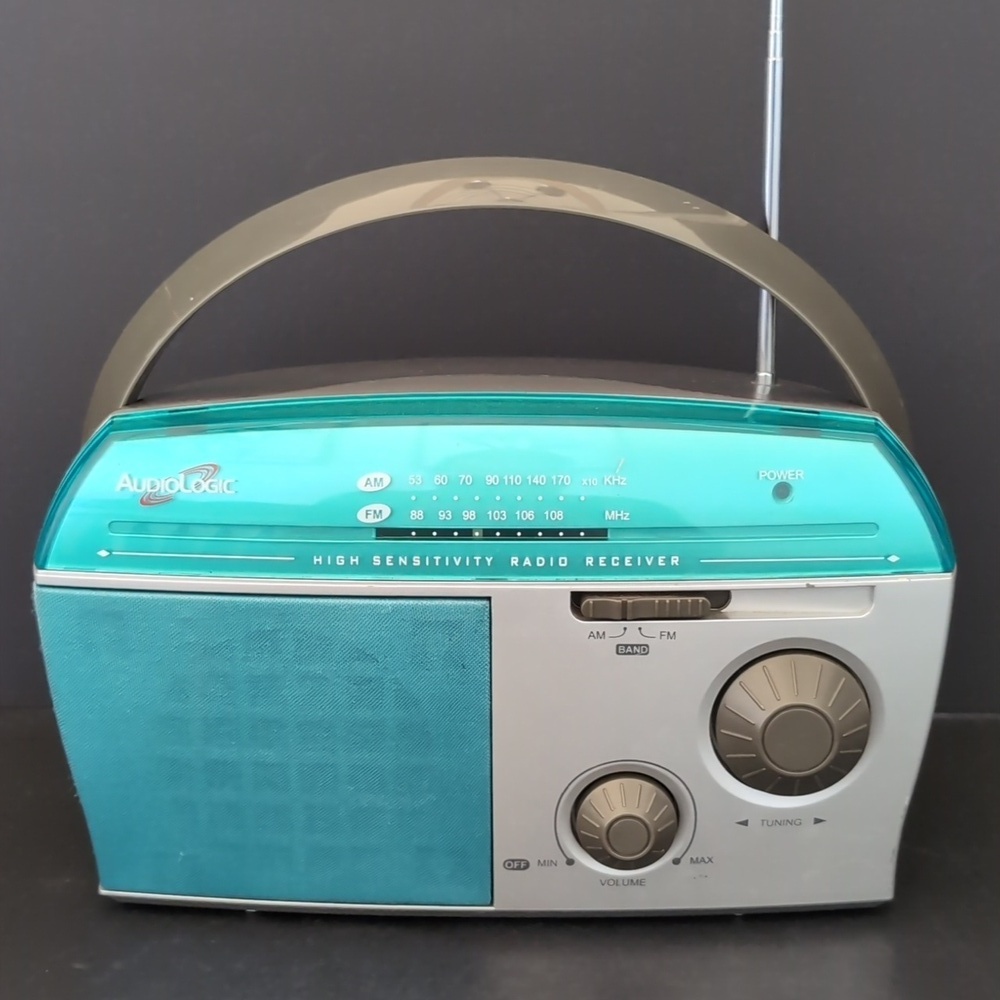 VGT,Teal/Gray Audiologic High Sensitivity AM/FM Radio Reciever.